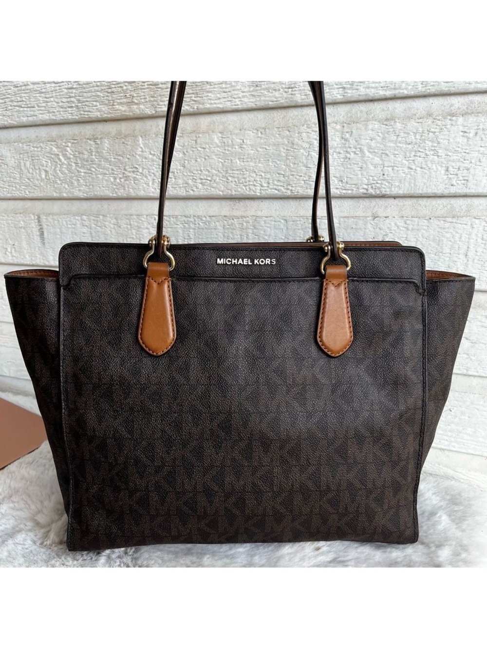 MICHAEL KORS Signature Marilyn Sheila Taryn Dee Dee Tote laptop Work Bag